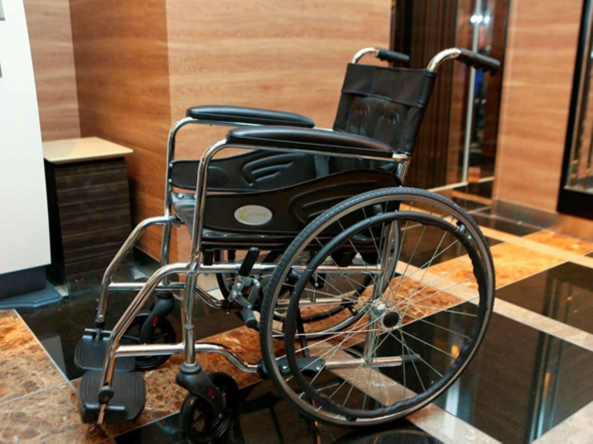 Apa Hotel Higashi Nihombashi Ekimae Tokyo Esterno foto